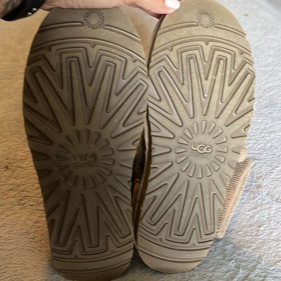 Ugg Sweater Boots - Picture 3 of 3